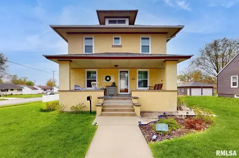 603 10th Ave, Dewitt, IA 52742