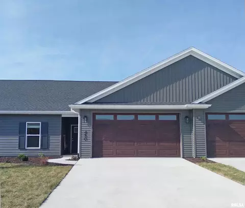 450 N 3rd Ave, Eldridge, IA 52748
