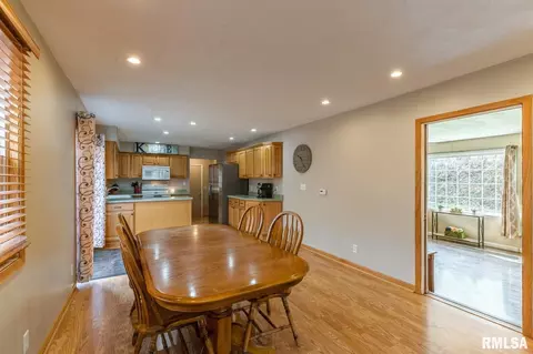 3615 10th Ave, Moline, IL 61265 photo 9