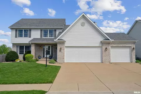 4881 Davis St, Bettendorf, IA 52722