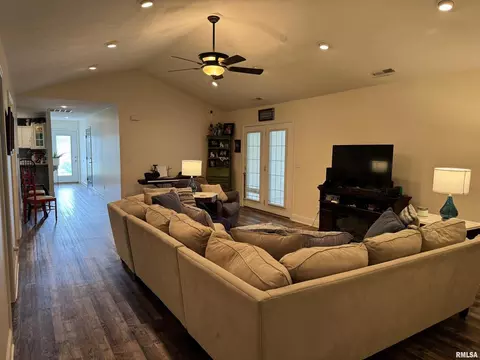 1806 N State St, Marion, IL 62959 photo 31