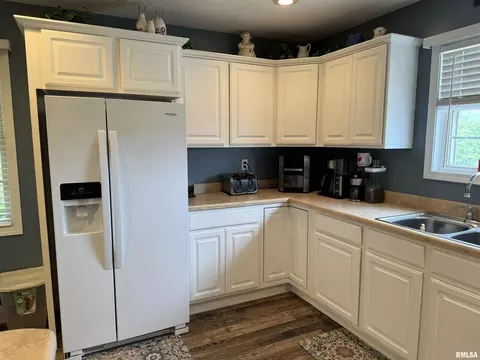 1806 N State St, Marion, IL 62959 photo 37