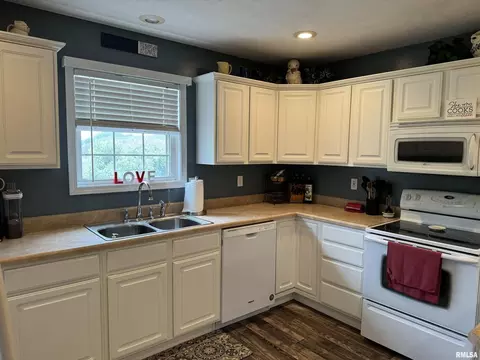 1806 N State St, Marion, IL 62959 photo 38
