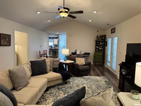 1806 N State St, Marion, IL 62959 photo 28