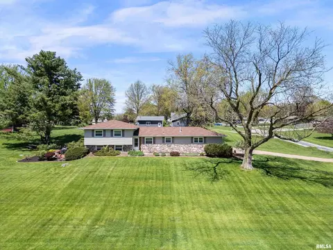 14358 Kruse Ave, Davenport, IA 52804