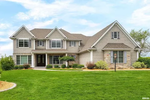 4090 Grayhawk Ct, Bettendorf, IA 52722