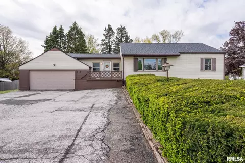 1375 W Kimberly Rd, Davenport, IA 52806