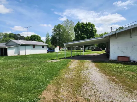 1009 N 11th St, Herrin, IL 62948 photo 4