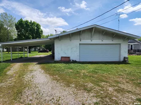 1009 N 11th St, Herrin, IL 62948 photo 5