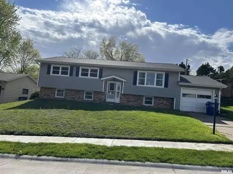 4918 N Harrison St, Davenport, IA 52806