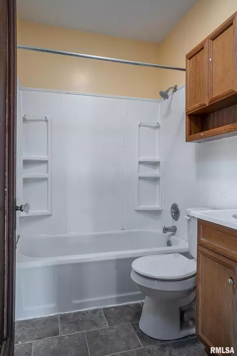 1901 30th St, Moline, IL 61265 photo 11