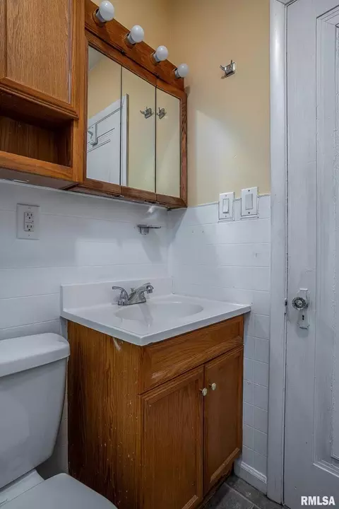 1901 30th St, Moline, IL 61265 photo 12