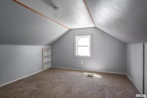 1901 30th St, Moline, IL 61265 photo 13