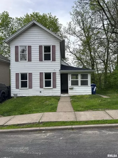 1708 E 13th St, Davenport, IA 52803