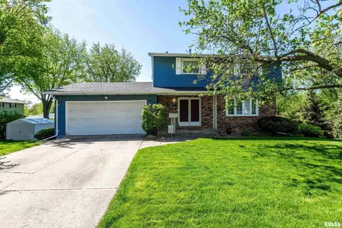 2817 E 32nd St, Davenport, IA 52807