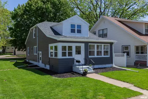 2200 6th St, Moline, IL 61265