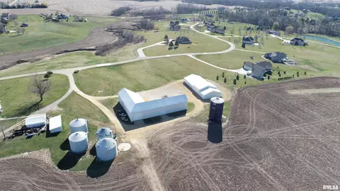 2 Nd Ave S, Clinton, IA 52732