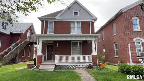 228 S 11th St, Quincy, IL 62301