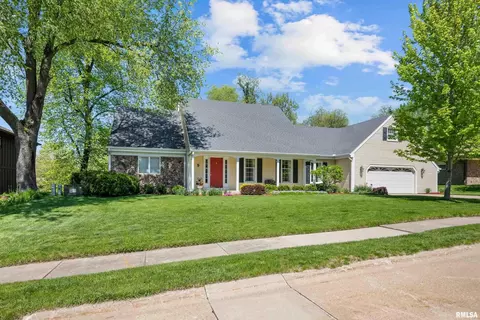 9 Wilderness Ct, Rock Island, IL 61201