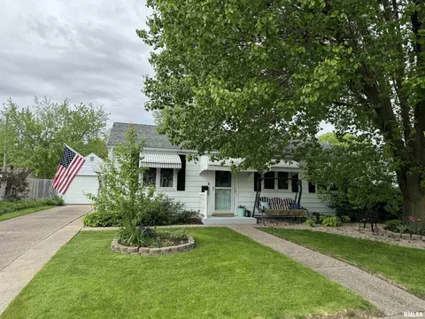 3817 10th Avenue Pl, Moline, IL 61265