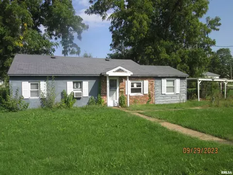 212 E 3rd St, Wyanet, IL 61379