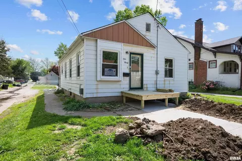 1620 20th Ave, Rock Island, IL 61201