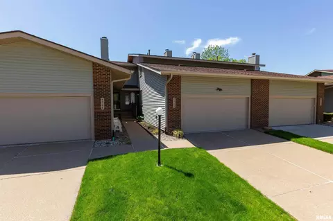 4508 Bunker Hill Dr, Bettendorf, IA 52722