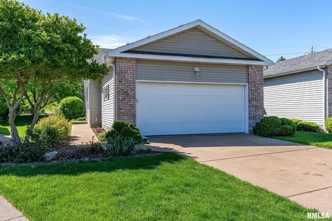3997 Prairie Ln, Bettendorf, IA 52722