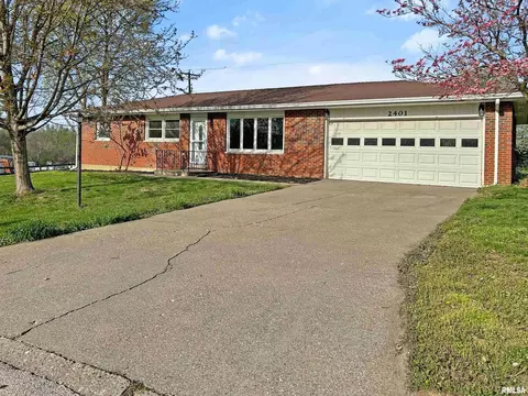 2401 Northridge Dr, Quincy, IL 62305
