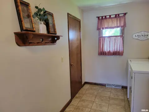400 N Anna St, Atkinson, IL 61235 photo 22