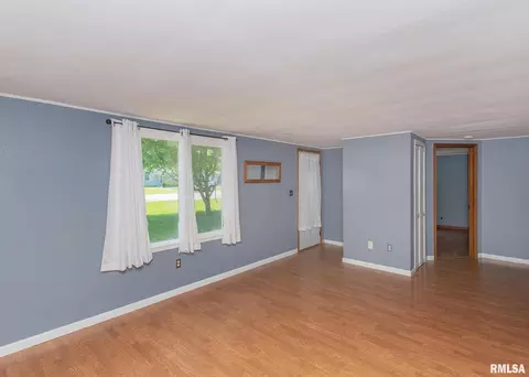 519 14th Ave, Silvis, IL 61282 photo 4