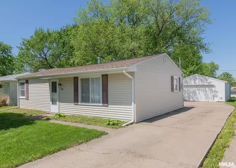 519 14th Ave, Silvis, IL 61282