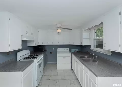 519 14th Ave, Silvis, IL 61282 photo 8