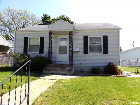 2315 Pacific St, Davenport, IA 52804