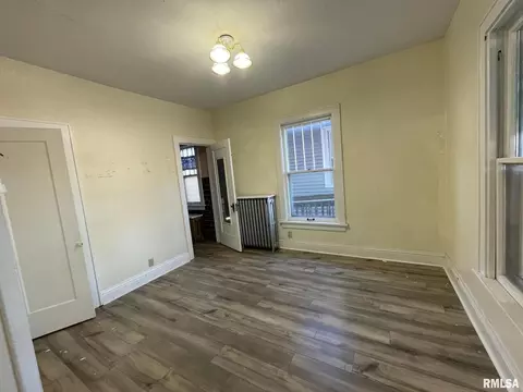 2105 16th St, Moline, IL 61265 photo 7