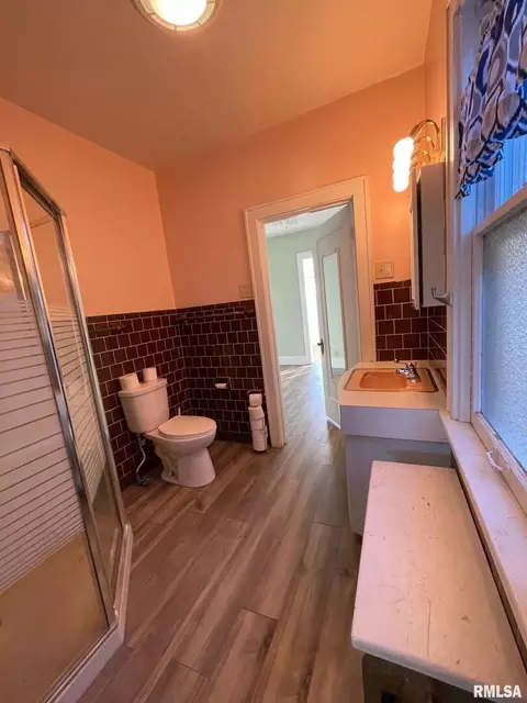 2105 16th St, Moline, IL 61265 photo 10