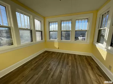 2105 16th St, Moline, IL 61265 photo 13