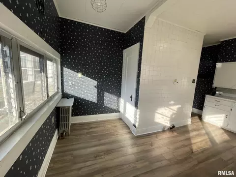 2105 16th St, Moline, IL 61265 photo 17