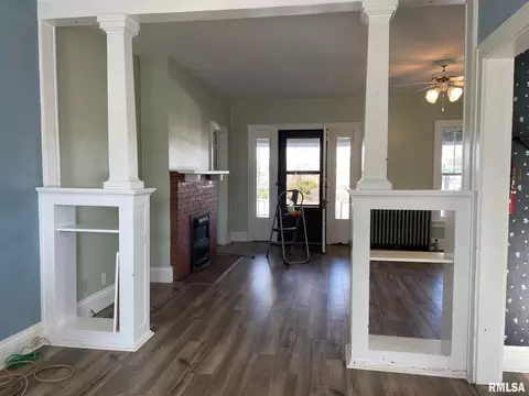 2105 16th St, Moline, IL 61265 photo 6