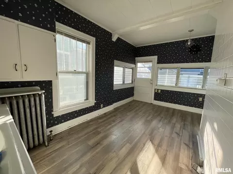 2105 16th St, Moline, IL 61265 photo 15