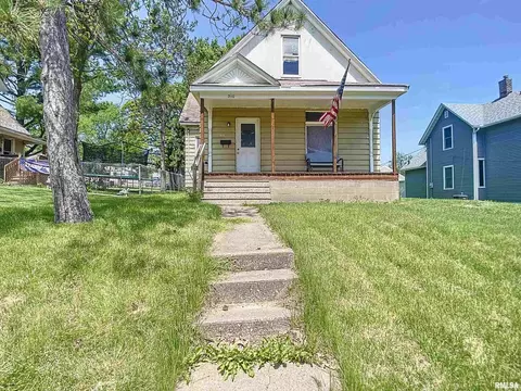 3110 Telegraph Rd, Davenport, IA 52804