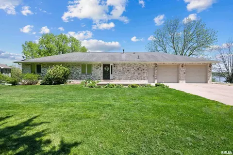 28187 229th St, Le Claire, IA 52753
