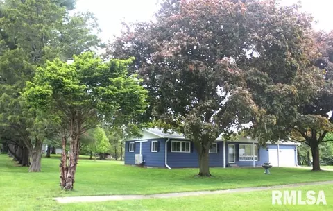 303 N 5th St, Neponset, IL 61345