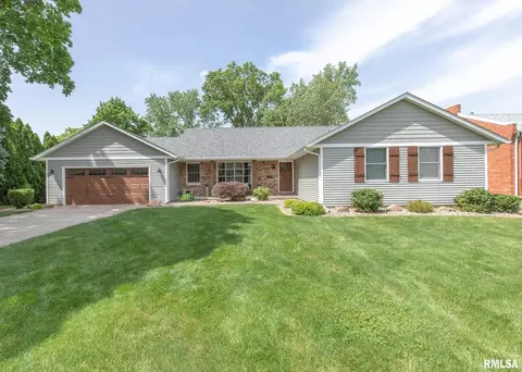 3208 E 18th Pl, Davenport, IA 52803