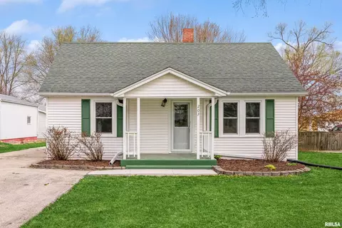 203 California Ave, East Galesburg, IL 61430