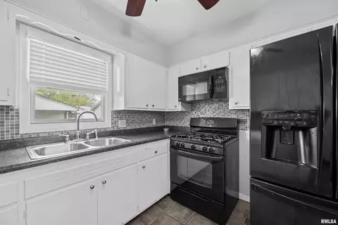 1549 29th Ave, Moline, IL 61265 photo 6