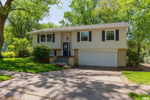 4120 Lillie Ave, Davenport, IA 52806