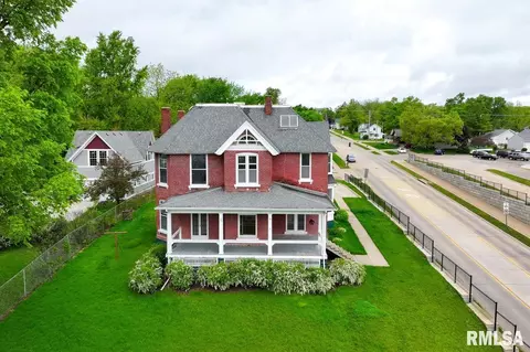 321 N 19th Ave, Clinton, IA 52732
