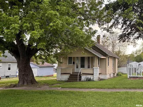 137 Hollis St, Kewanee, IL 61443