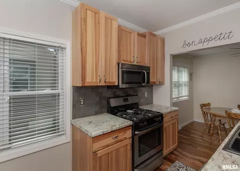 541 27th Ave, Moline, IL 61265 photo 9